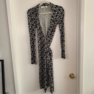 Vintage Diane Von Furstenberg Black and White Wrap Dress